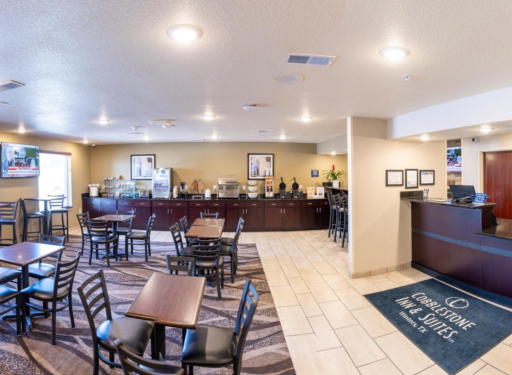 Cobblestone Inn & Suites - Winters Exterior photo